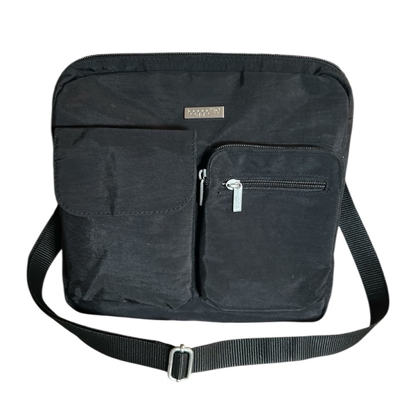 Baggallini Handbags - Baggallini Canyon Bag Crossbody in Black